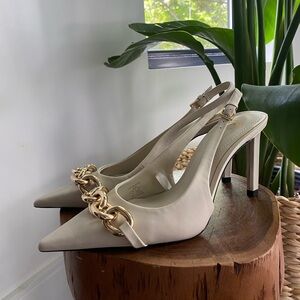 Zara Elegant leather Cream Heels with Gold Chain Detail NWOT